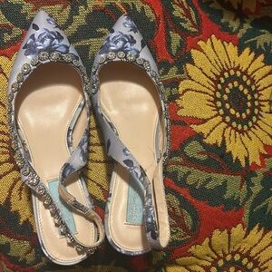 bestey johnson’s embellished floral heels